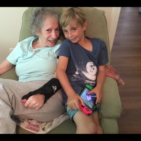 Meet your Posher, DJ - Picture 2 of 8